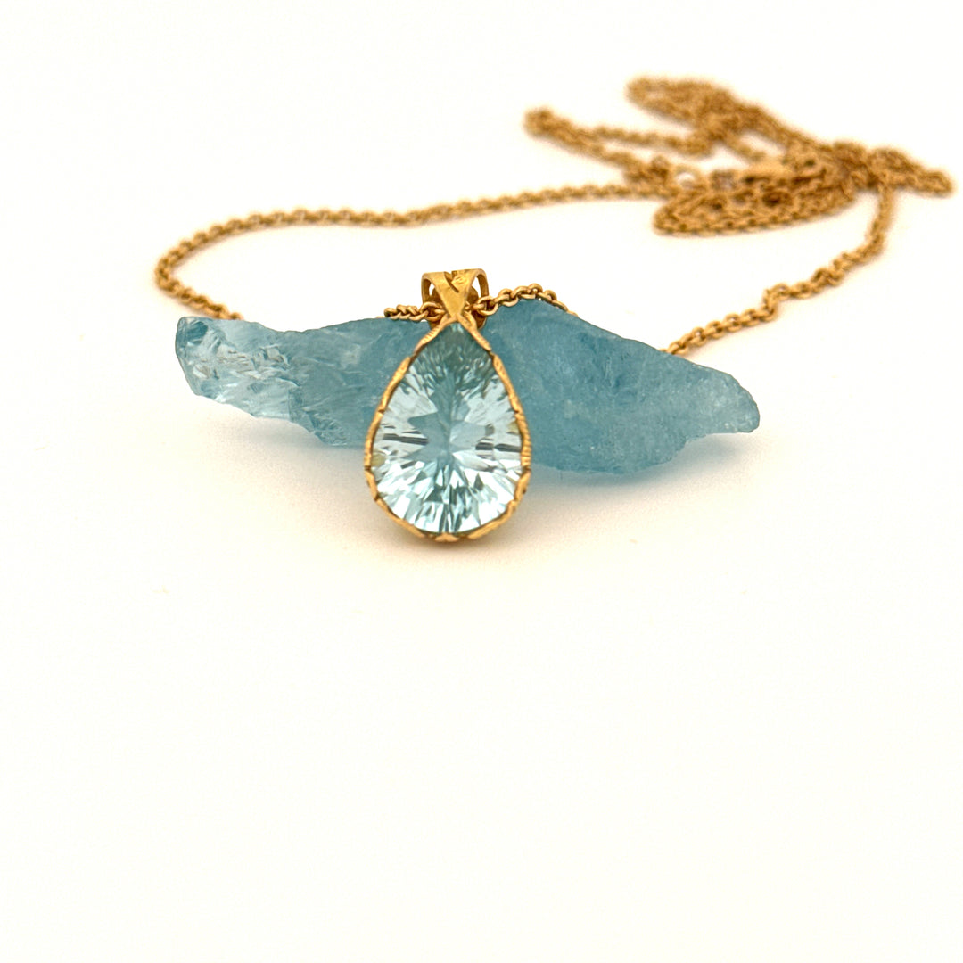 Aquamarine pendant