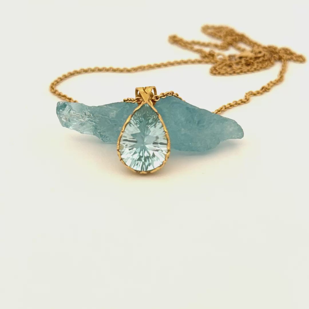 Aquamarine pendant