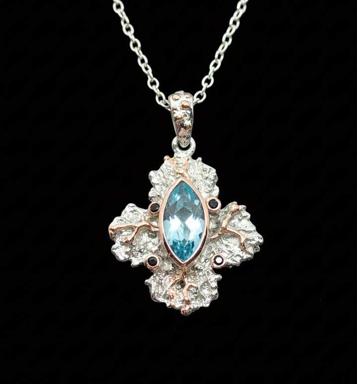 Blauen Topaz Anhängern mit blauen Sapphire