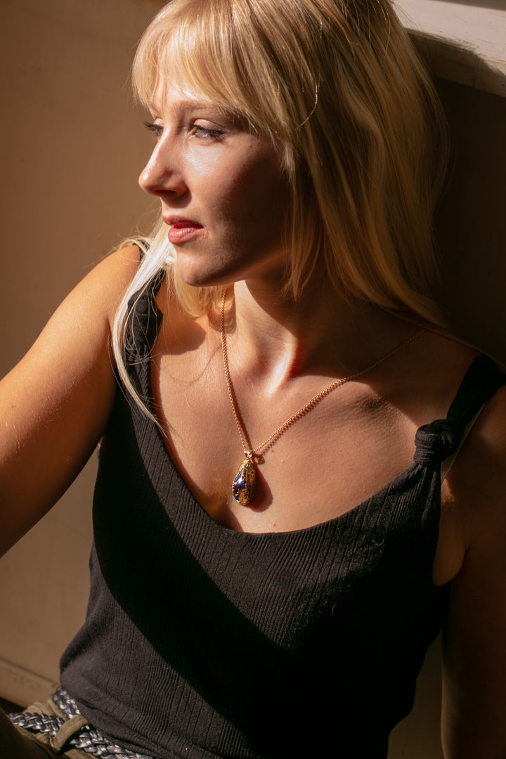 18K Gold Anhänger mit Schwarzem Opal & Diamanten