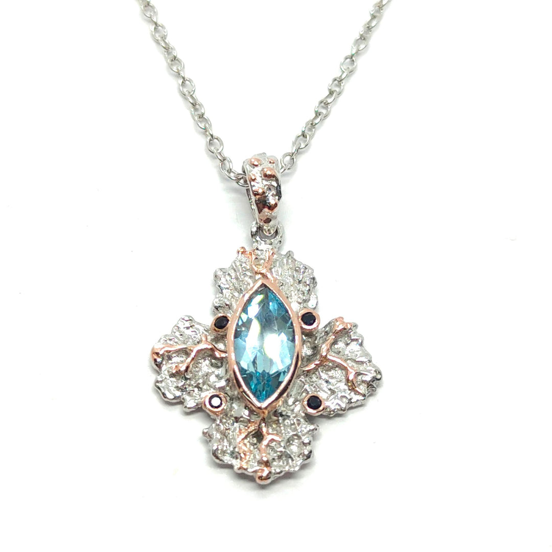 Blauen Topaz Anhängern mit blauen Sapphire